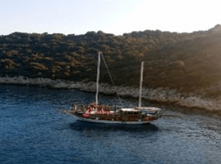 Bartu Gezi Teknesi Kaş